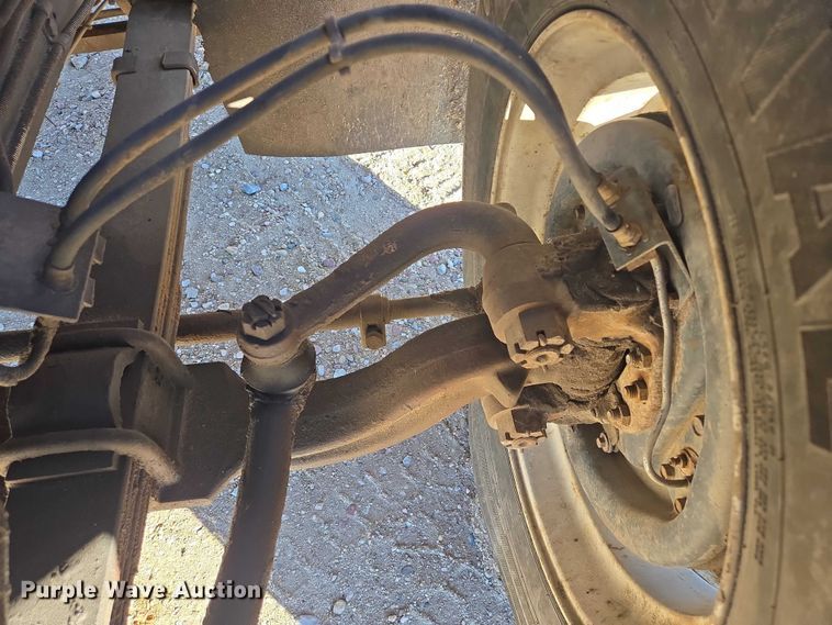 image for item ES2722 1984 International 1954 rollback truck