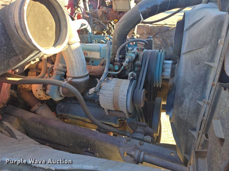 image for item ES2722 1984 International 1954 rollback truck