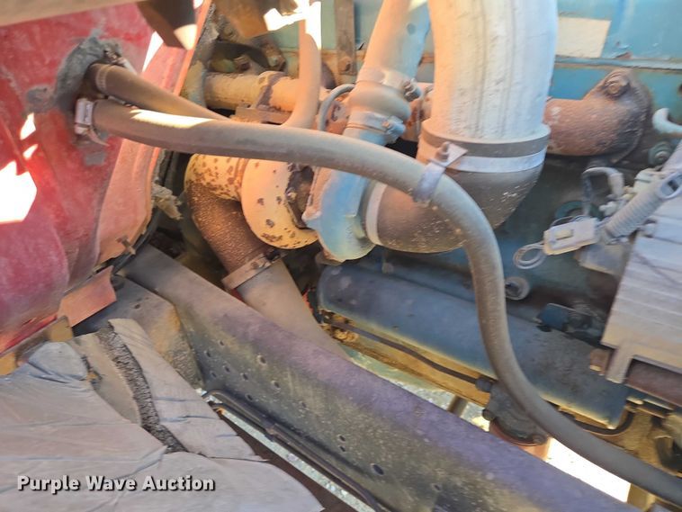 image for item ES2722 1984 International 1954 rollback truck