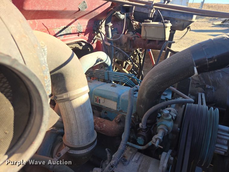 image for item ES2722 1984 International 1954 rollback truck