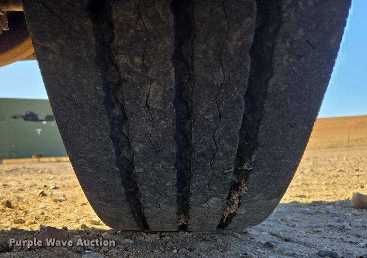 image for item ES2722 1984 International 1954 rollback truck