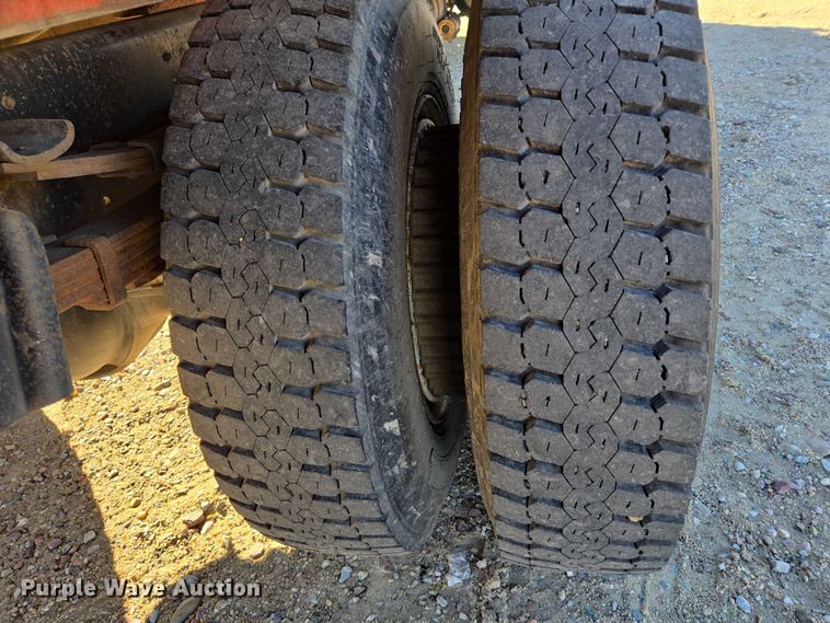 image for item ES2722 1984 International 1954 rollback truck