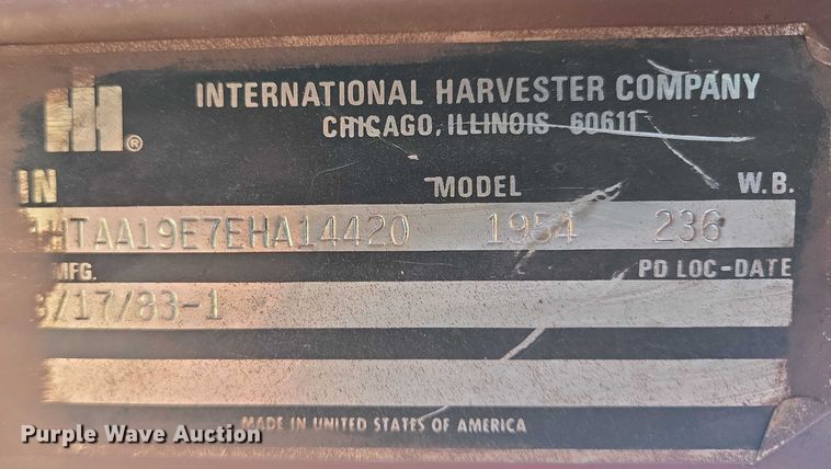 image for item ES2722 1984 International 1954 rollback truck