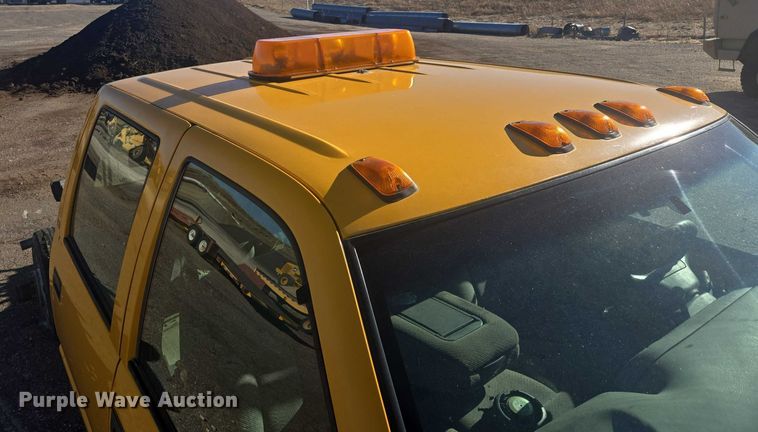 image for item ES2723 1997 Chevrolet 3500 Crew Cab pickup truck cab and chassis