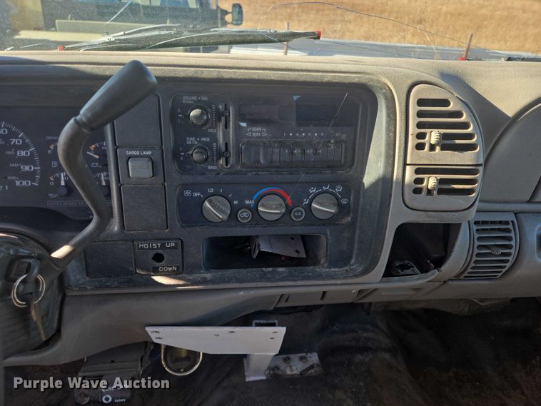 image for item ES2723 1997 Chevrolet 3500 Crew Cab pickup truck cab and chassis