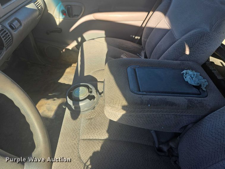 image for item ES2723 1997 Chevrolet 3500 Crew Cab pickup truck cab and chassis