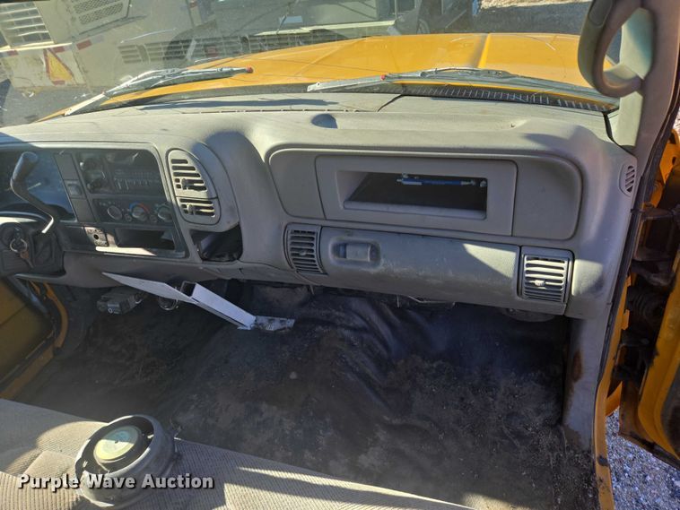 image for item ES2723 1997 Chevrolet 3500 Crew Cab pickup truck cab and chassis