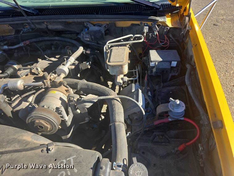 image for item ES2723 1997 Chevrolet 3500 Crew Cab pickup truck cab and chassis