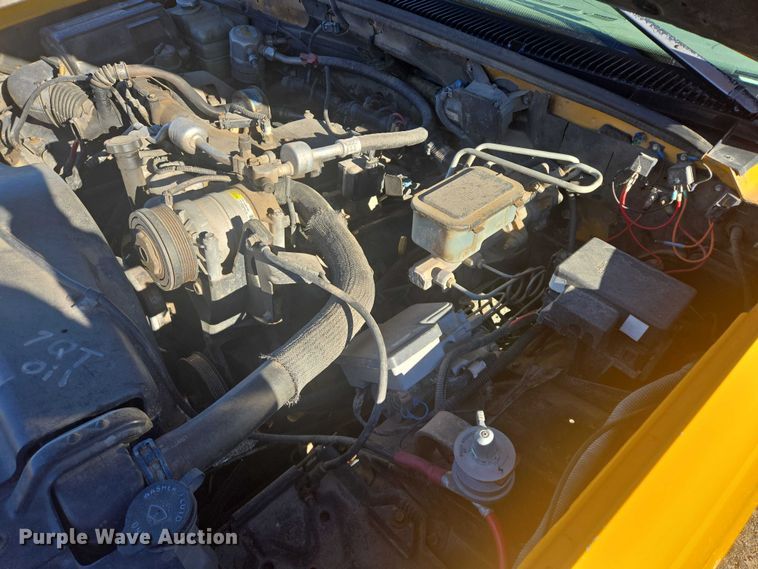 image for item ES2723 1997 Chevrolet 3500 Crew Cab pickup truck cab and chassis