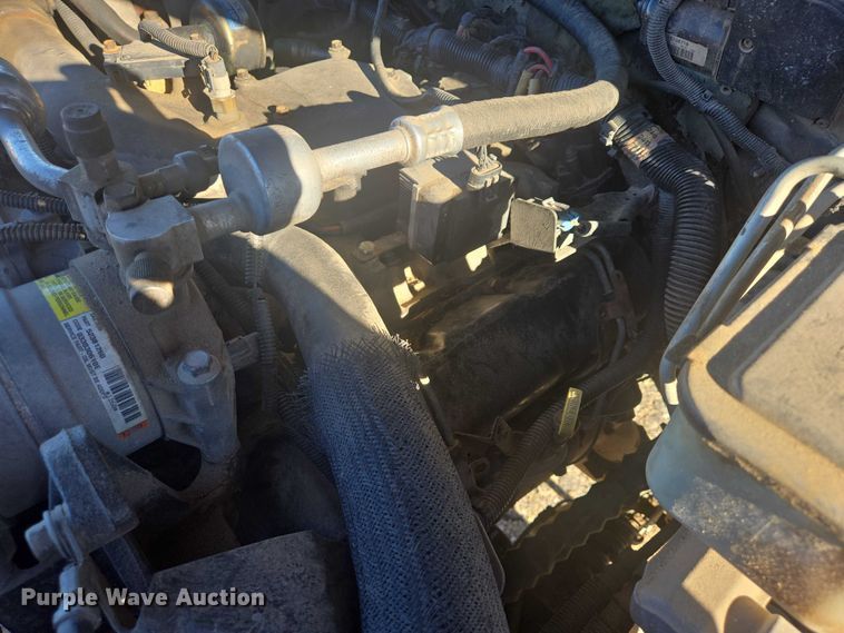 image for item ES2723 1997 Chevrolet 3500 Crew Cab pickup truck cab and chassis