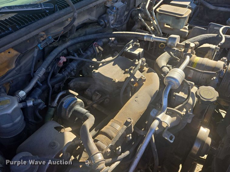 image for item ES2723 1997 Chevrolet 3500 Crew Cab pickup truck cab and chassis