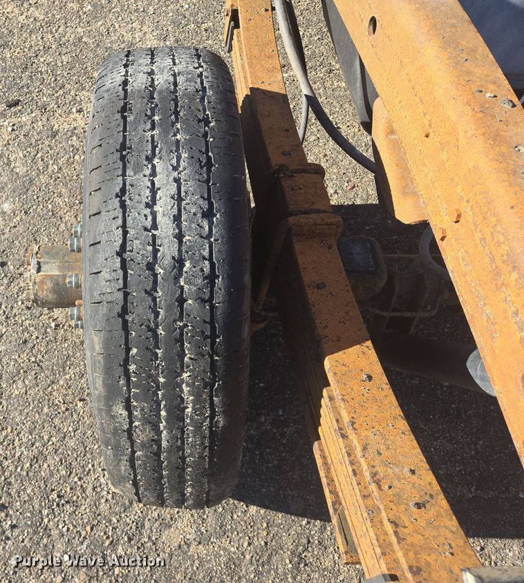 image for item ES2723 1997 Chevrolet 3500 Crew Cab pickup truck cab and chassis