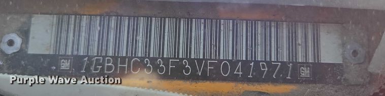 image for item ES2723 1997 Chevrolet 3500 Crew Cab pickup truck cab and chassis