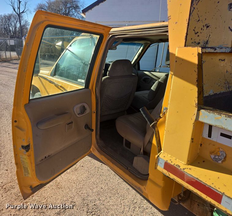 image for item ES2725 1996 Chevrolet 3500 Crew Cab dump bed pickup truck