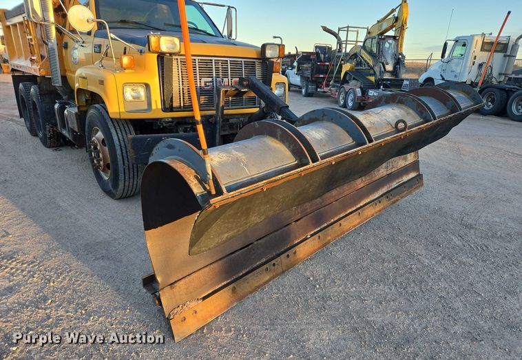 image for item ES2726 2001 GMC C8500 dump truck