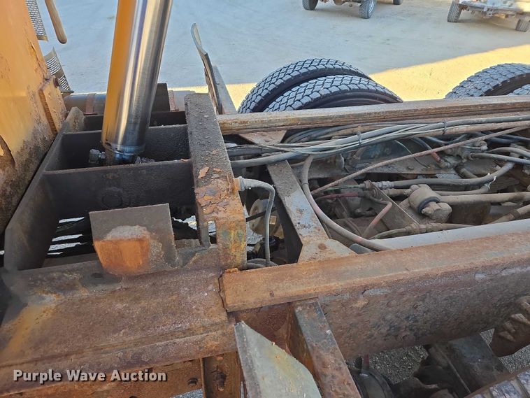 image for item ES2726 2001 GMC C8500 dump truck