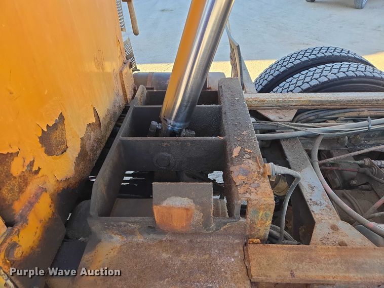 image for item ES2726 2001 GMC C8500 dump truck