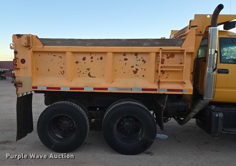 image for item ES2726 2001 GMC C8500 dump truck