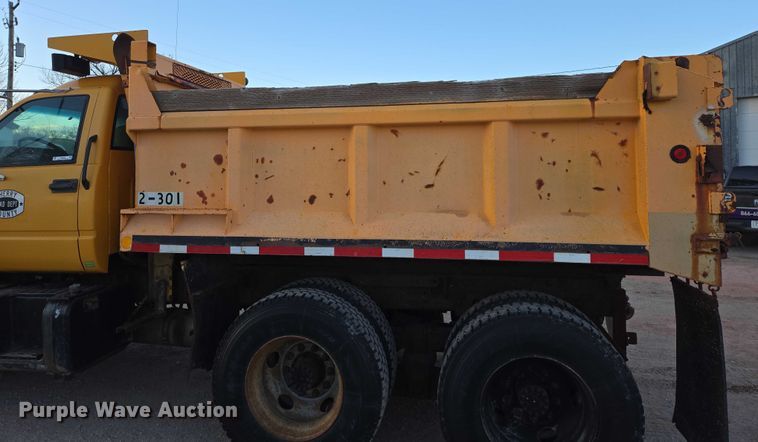 image for item ES2726 2001 GMC C8500 dump truck