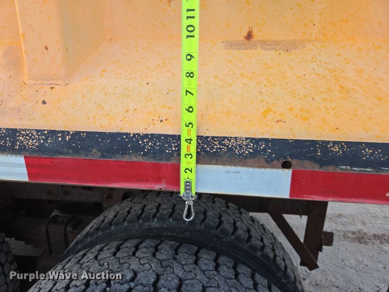 image for item ES2726 2001 GMC C8500 dump truck