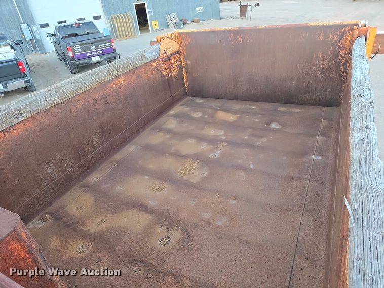 image for item ES2726 2001 GMC C8500 dump truck