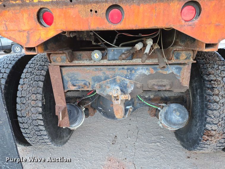 image for item ES2726 2001 GMC C8500 dump truck