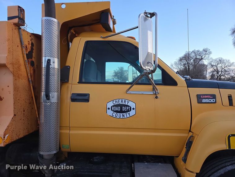 image for item ES2726 2001 GMC C8500 dump truck