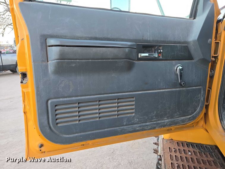 image for item ES2726 2001 GMC C8500 dump truck