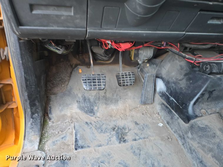 image for item ES2726 2001 GMC C8500 dump truck