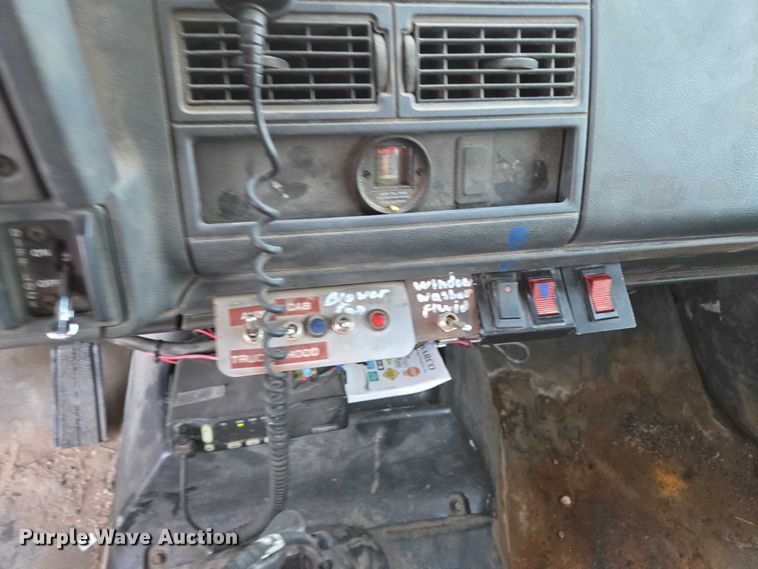 image for item ES2726 2001 GMC C8500 dump truck