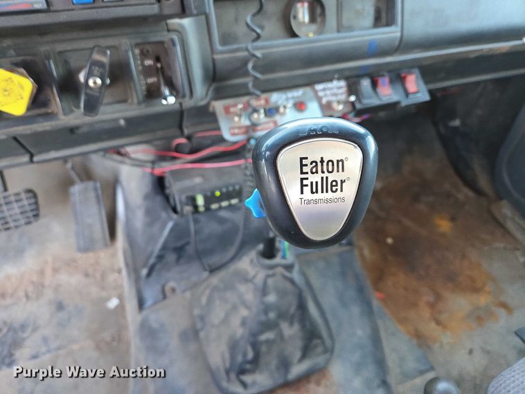 image for item ES2726 2001 GMC C8500 dump truck