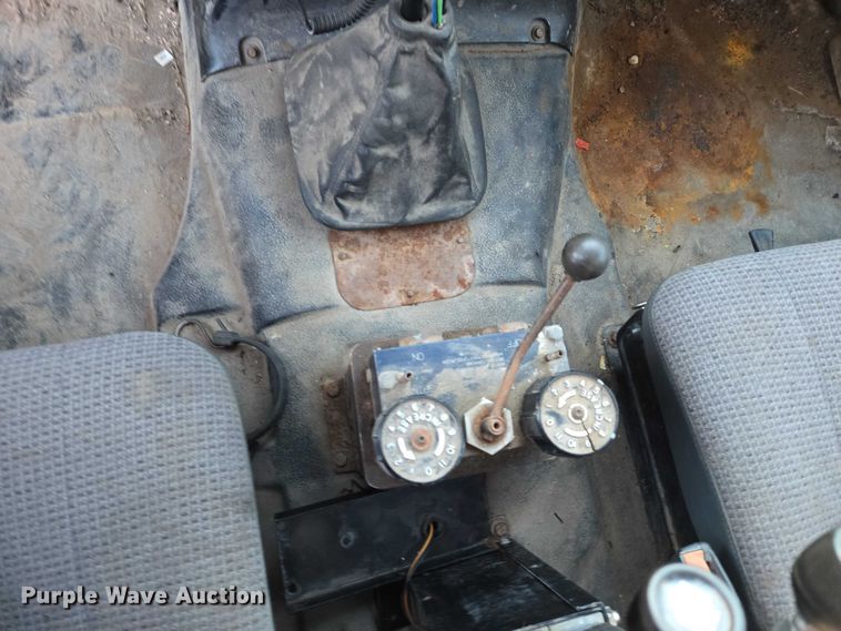 image for item ES2726 2001 GMC C8500 dump truck