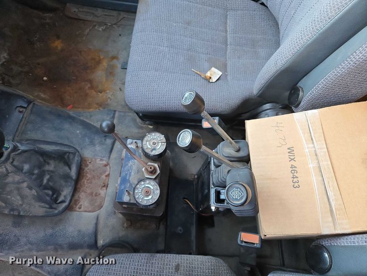 image for item ES2726 2001 GMC C8500 dump truck