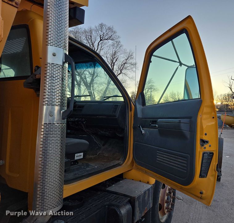 image for item ES2726 2001 GMC C8500 dump truck