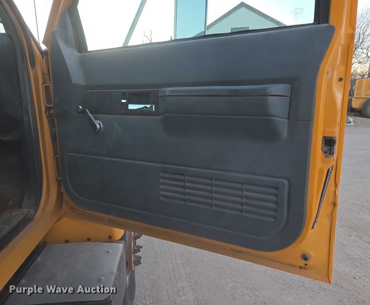 image for item ES2726 2001 GMC C8500 dump truck