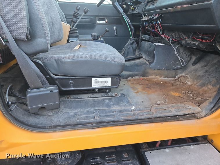 image for item ES2726 2001 GMC C8500 dump truck