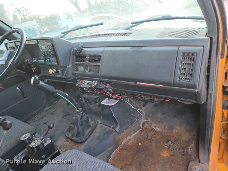 image for item ES2726 2001 GMC C8500 dump truck