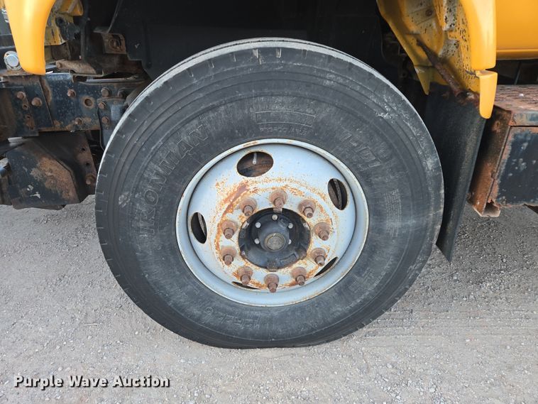 image for item ES2726 2001 GMC C8500 dump truck