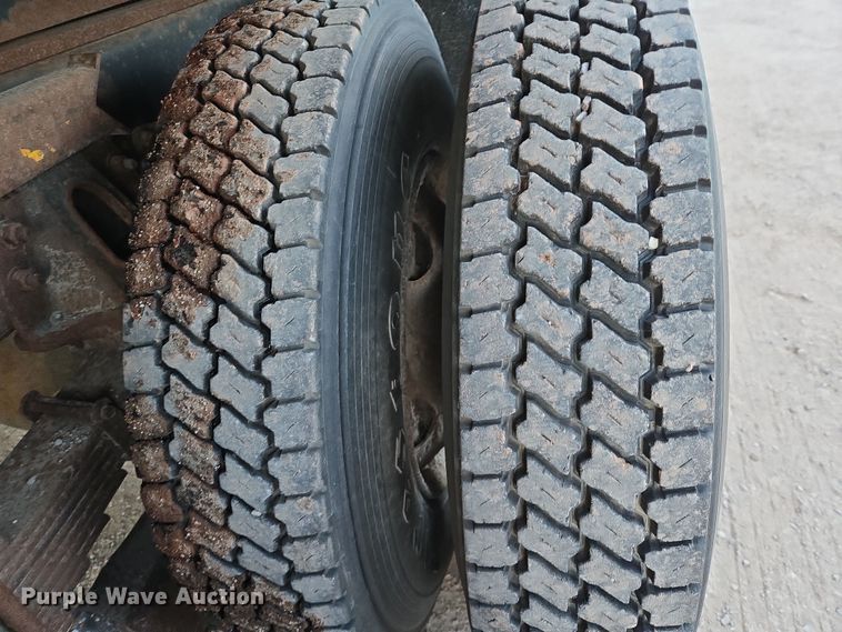 image for item ES2726 2001 GMC C8500 dump truck