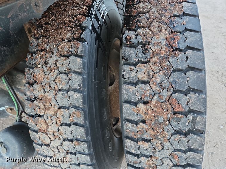 image for item ES2726 2001 GMC C8500 dump truck