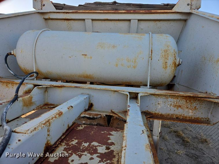 image for item ES2728 1979 Tempe bottom dump trailer