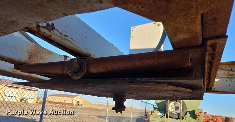 image for item ES2728 1979 Tempe bottom dump trailer