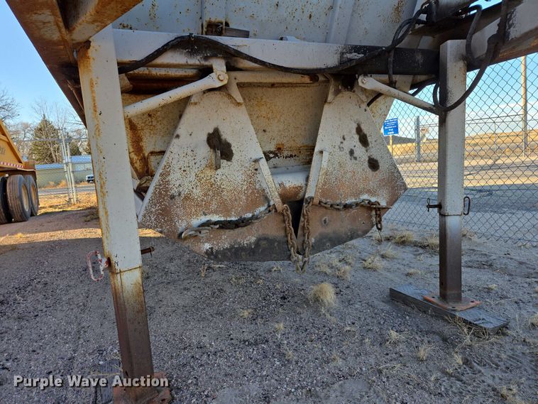 image for item ES2728 1979 Tempe bottom dump trailer