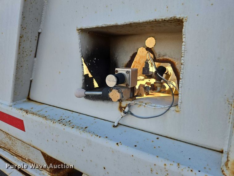 image for item ES2728 1979 Tempe bottom dump trailer