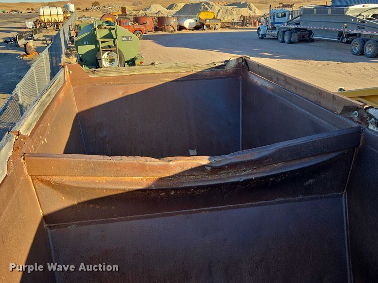 image for item ES2728 1979 Tempe bottom dump trailer