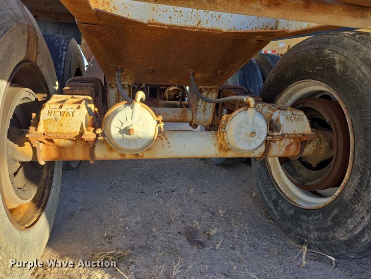 image for item ES2728 1979 Tempe bottom dump trailer