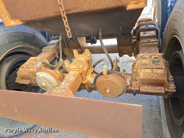 image for item ES2728 1979 Tempe bottom dump trailer