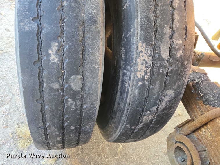 image for item ES2728 1979 Tempe bottom dump trailer