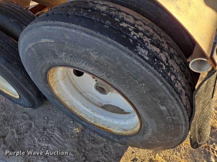 image for item ES2728 1979 Tempe bottom dump trailer