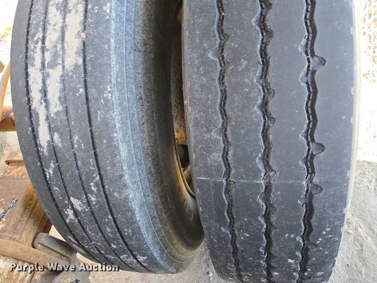 image for item ES2728 1979 Tempe bottom dump trailer